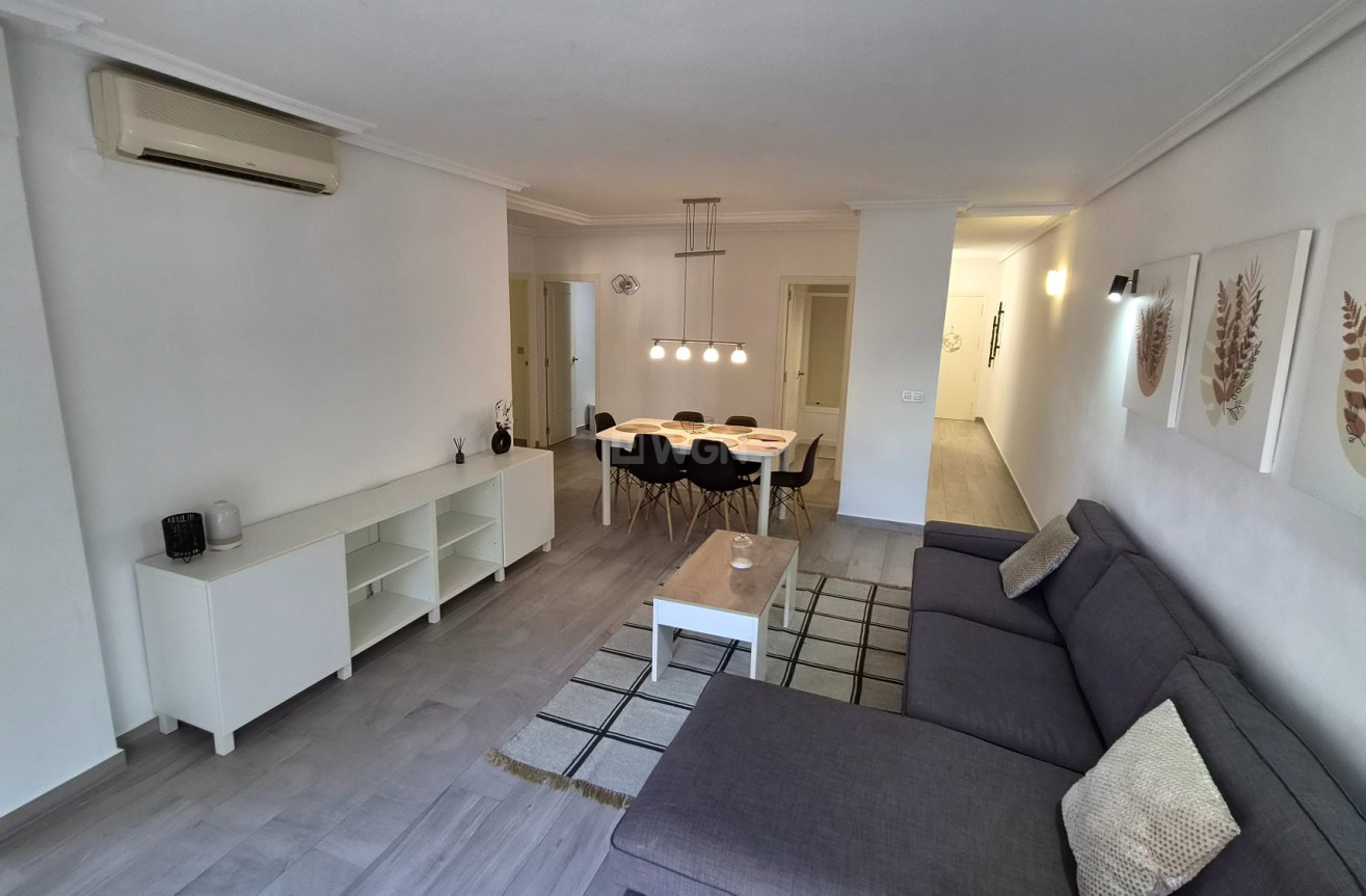 Odsprzedaż - Mieszkanie w bloku - Torrevieja - Costa Blanca