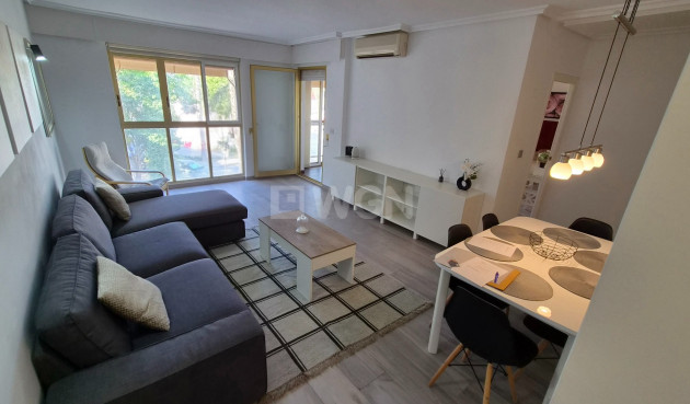 Odsprzedaż - Mieszkanie w bloku - Torrevieja - Costa Blanca