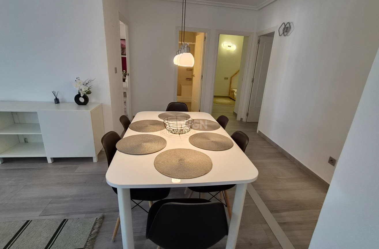 Odsprzedaż - Mieszkanie w bloku - Torrevieja - Costa Blanca