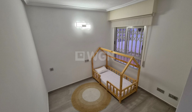 Odsprzedaż - Mieszkanie w bloku - Torrevieja - Costa Blanca