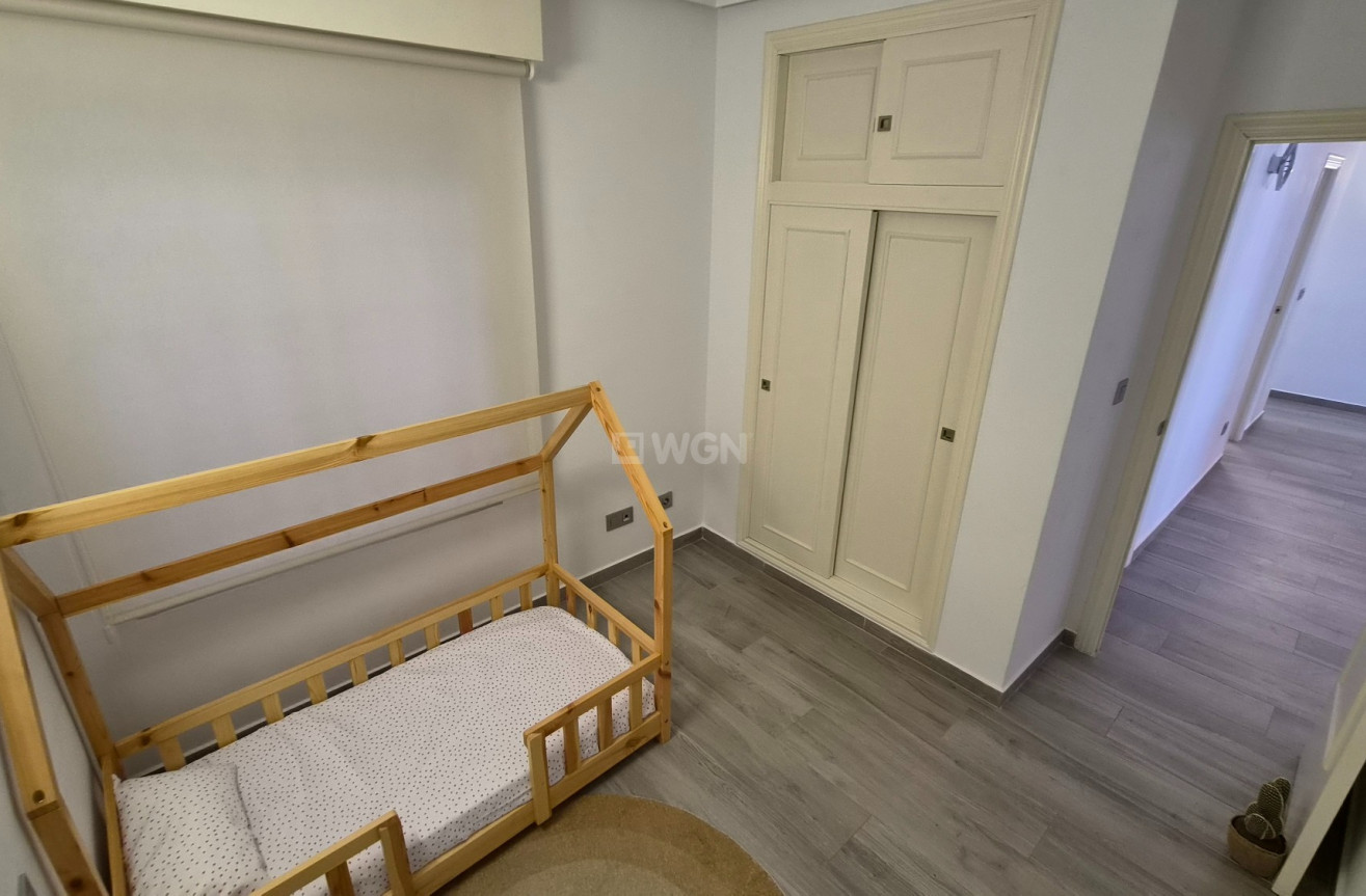 Odsprzedaż - Mieszkanie w bloku - Torrevieja - Costa Blanca