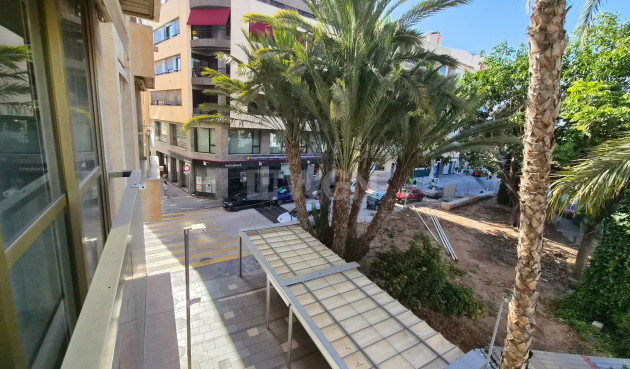 Odsprzedaż - Mieszkanie w bloku - Torrevieja - Costa Blanca
