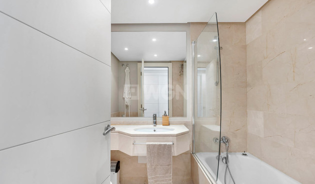Resale - Apartment / flat - Orihuela - Las Colinas