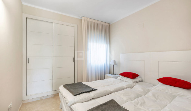 Resale - Apartment / flat - Orihuela - Las Colinas