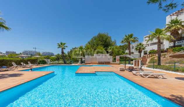Resale - Apartment / flat - Orihuela - Las Colinas