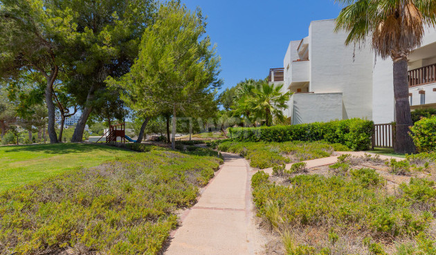 Resale - Apartment / flat - Orihuela - Las Colinas
