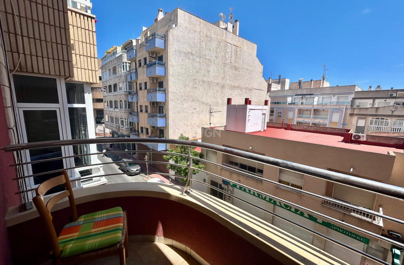 Reventa - Apartamento / piso - Torrevieja - Centro