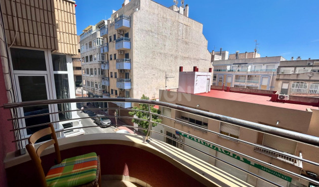 Reventa - Apartamento / piso - Torrevieja - Centro