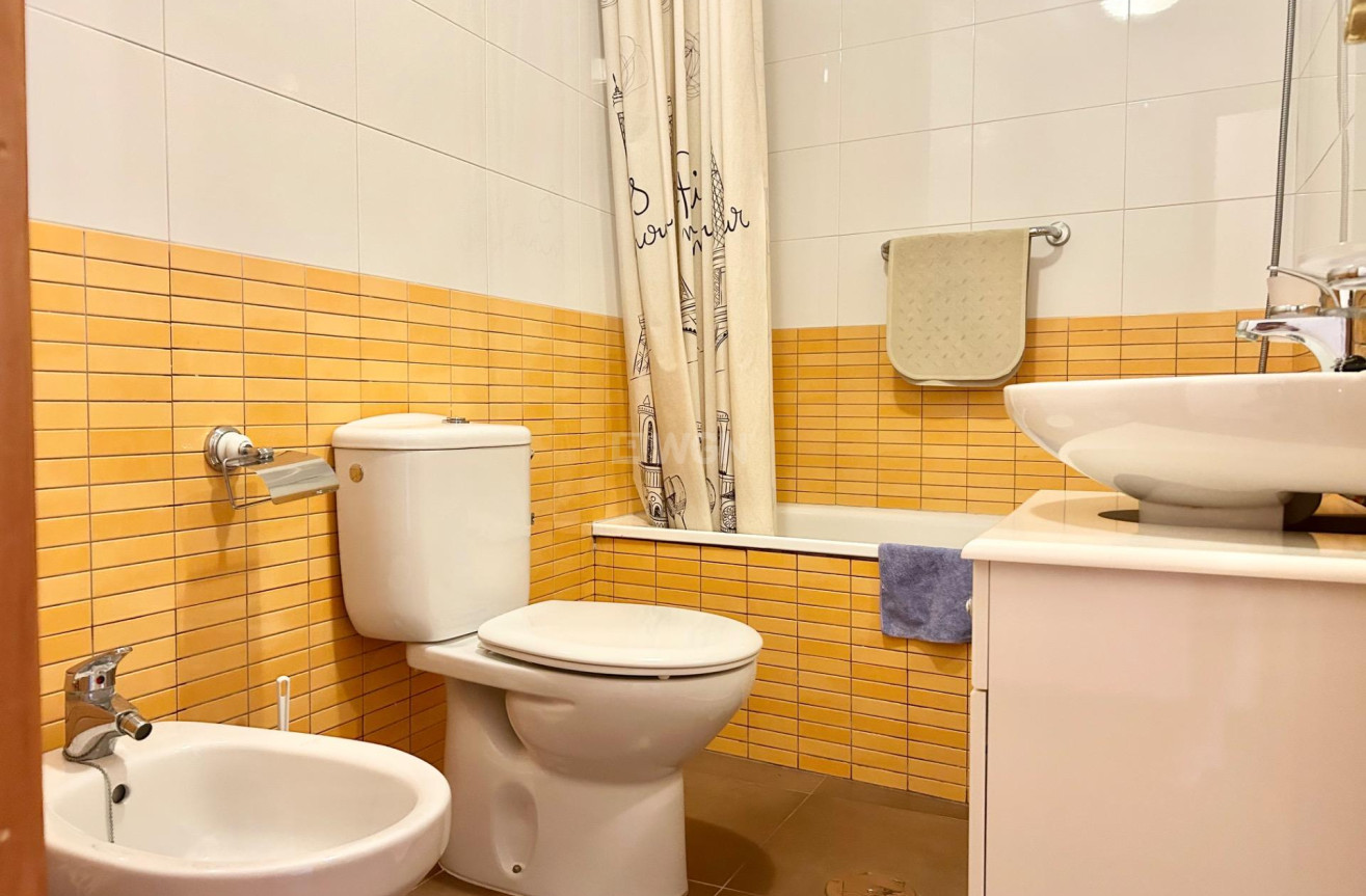 Reventa - Apartamento / piso - Torrevieja - Centro