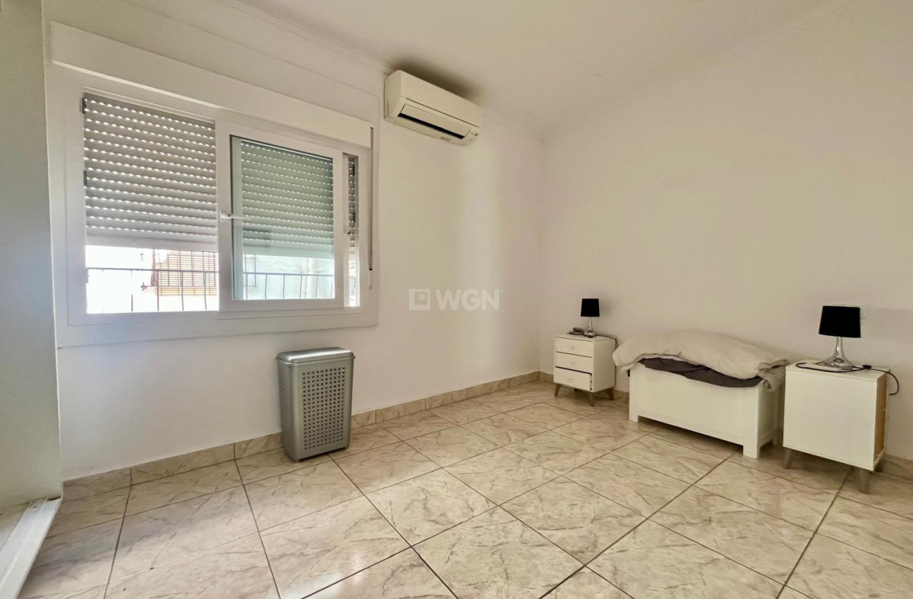 Resale - Apartment / flat - Rojales