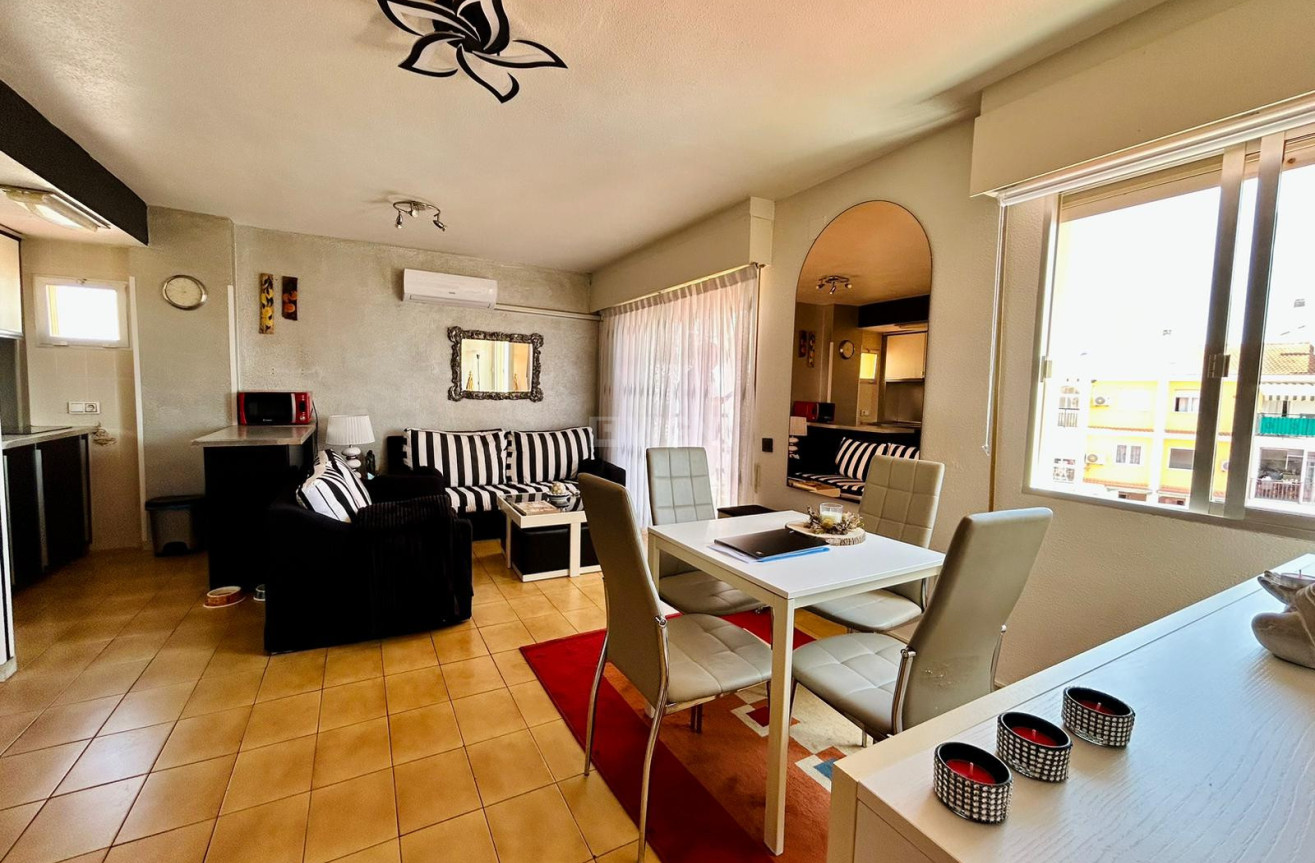 Odsprzedaż - Mieszkanie w bloku - Torrevieja - Costa Blanca
