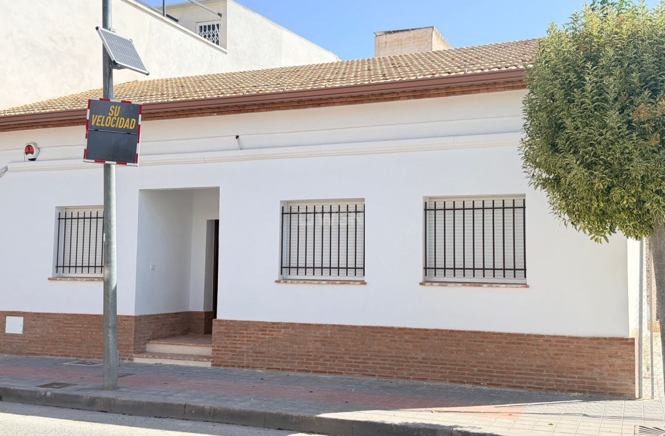Odsprzedaż - Kamienica - Catral - Costa Blanca