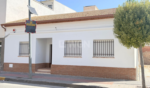 Odsprzedaż - Kamienica - Catral - Costa Blanca