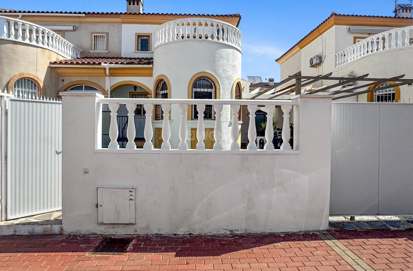 Odsprzedaż - Kamienica - Torrevieja - Costa Blanca