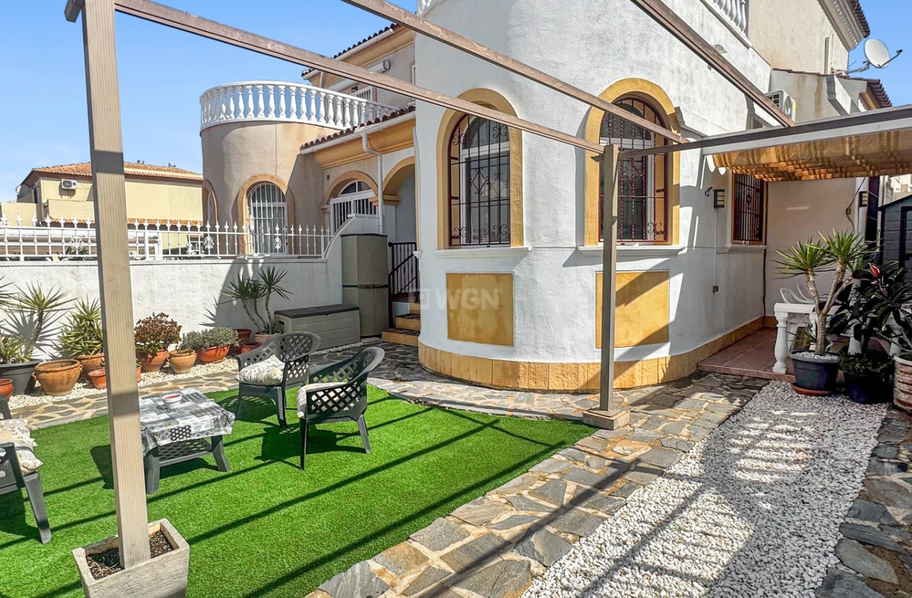Odsprzedaż - Kamienica - Torrevieja - Costa Blanca