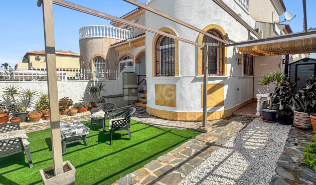 Odsprzedaż - Kamienica - Torrevieja - Costa Blanca