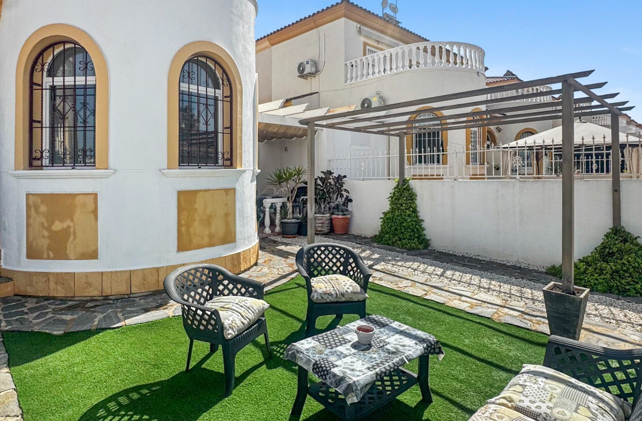 Odsprzedaż - Kamienica - Torrevieja - Costa Blanca