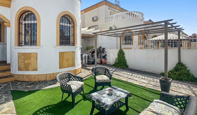Odsprzedaż - Kamienica - Torrevieja - Costa Blanca