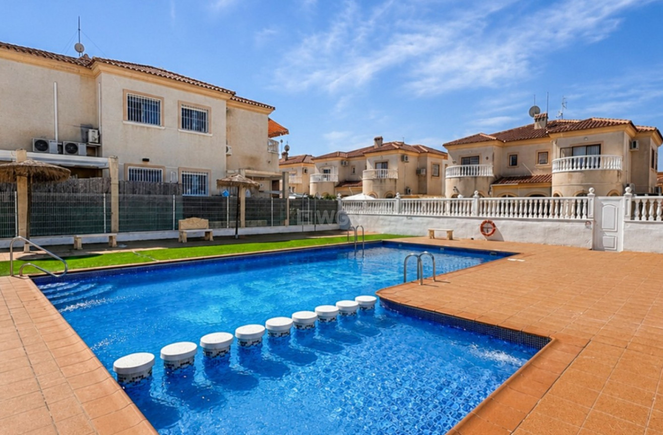 Odsprzedaż - Kamienica - Torrevieja - Costa Blanca