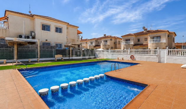 Odsprzedaż - Kamienica - Torrevieja - Costa Blanca