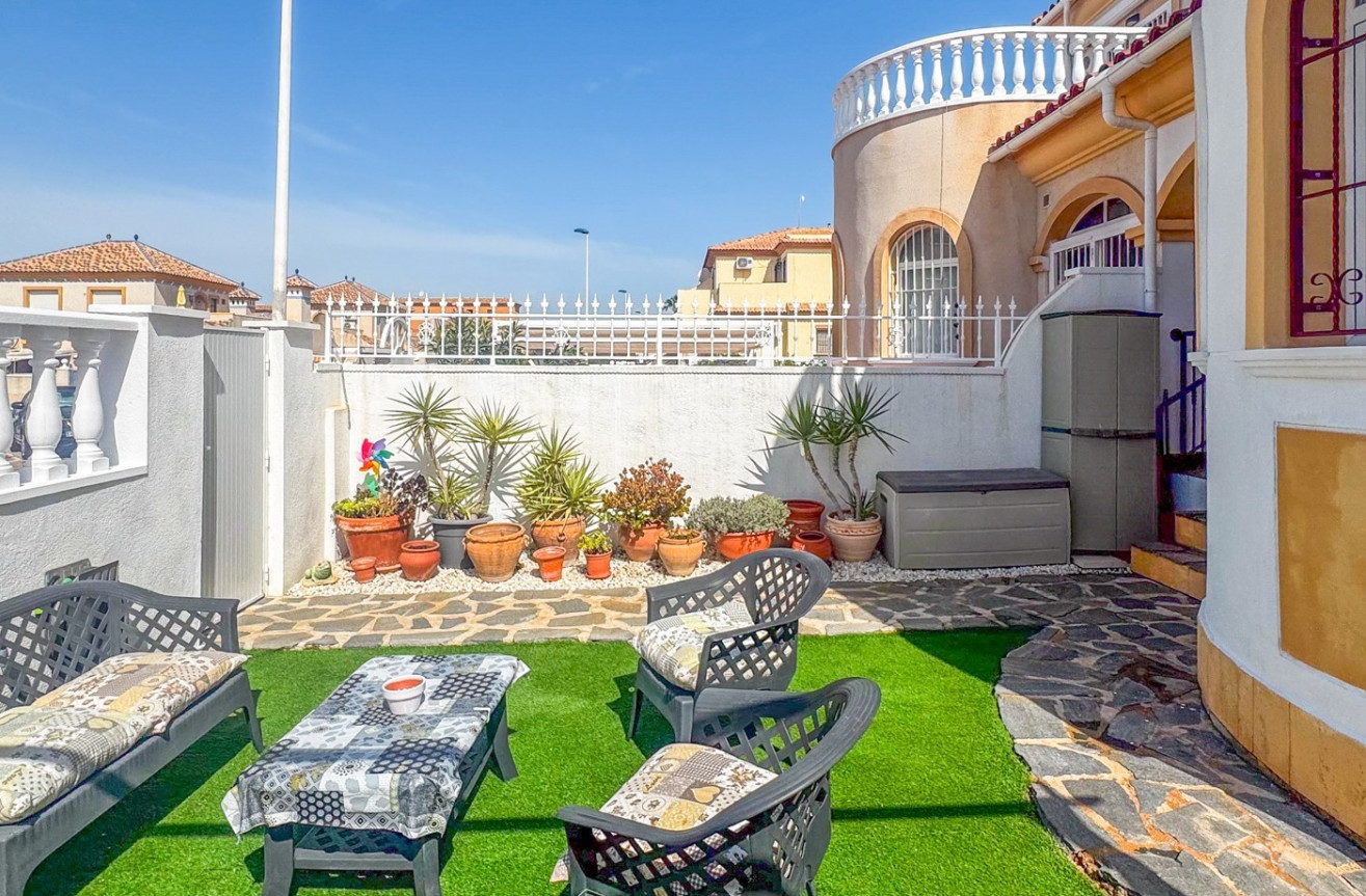 Odsprzedaż - Kamienica - Torrevieja - Costa Blanca
