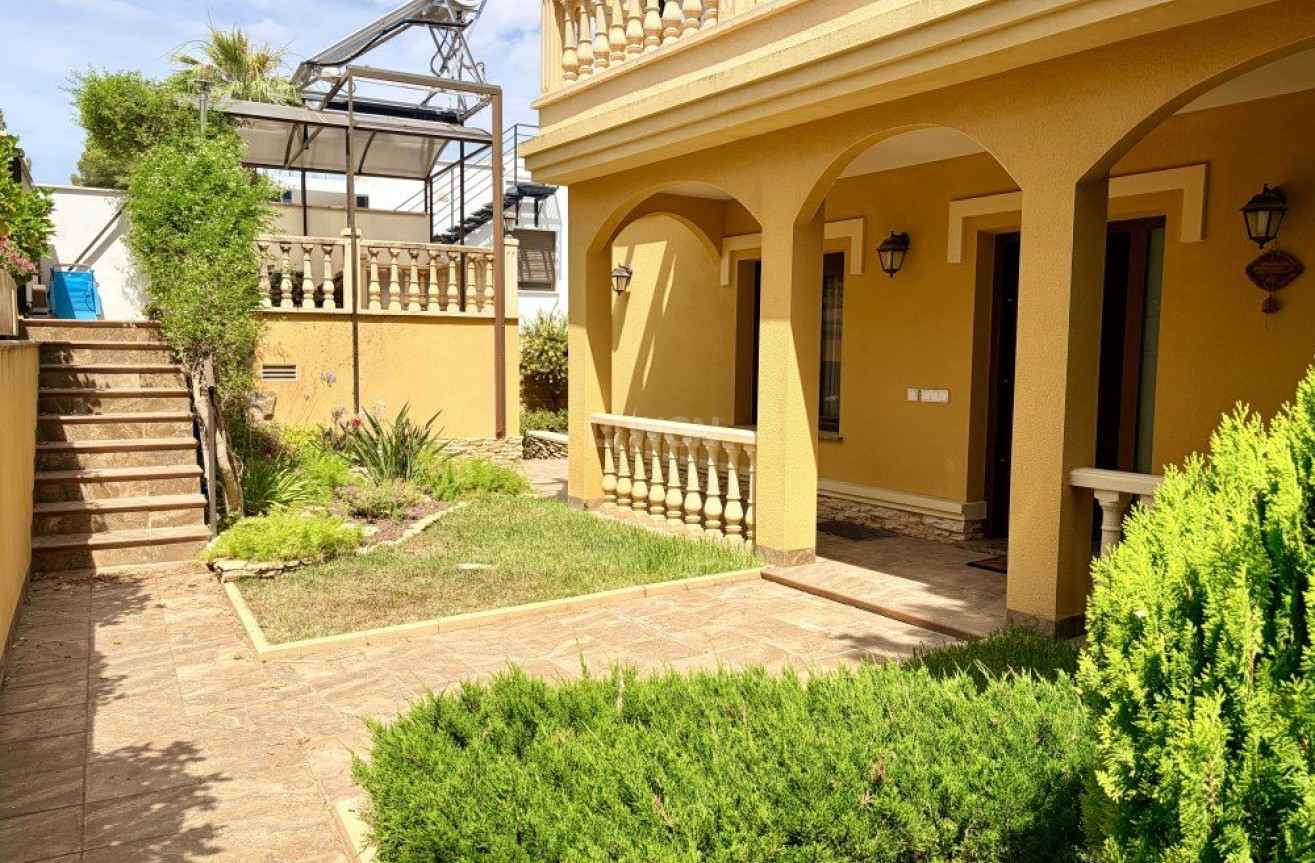 Odsprzedaż - Villa - Orihuela Costa - Costa Blanca