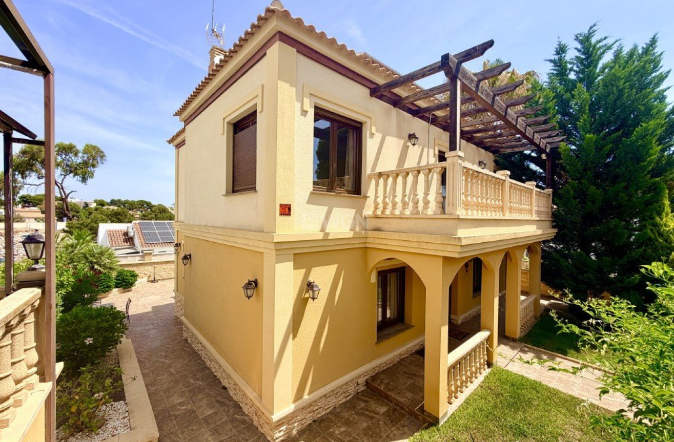 Odsprzedaż - Villa - Orihuela Costa - Costa Blanca