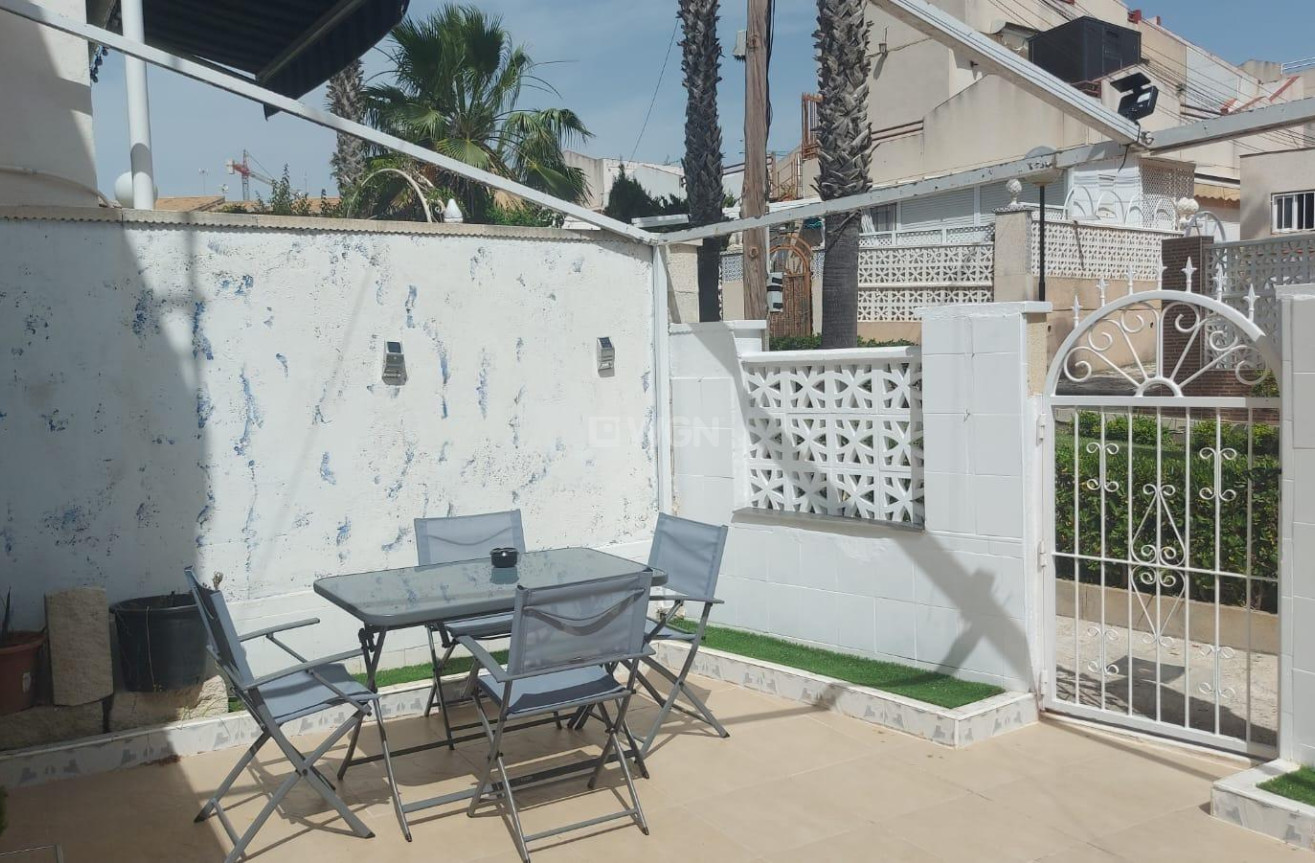 Odsprzedaż - Bungalow - Torrevieja - Los Balcones