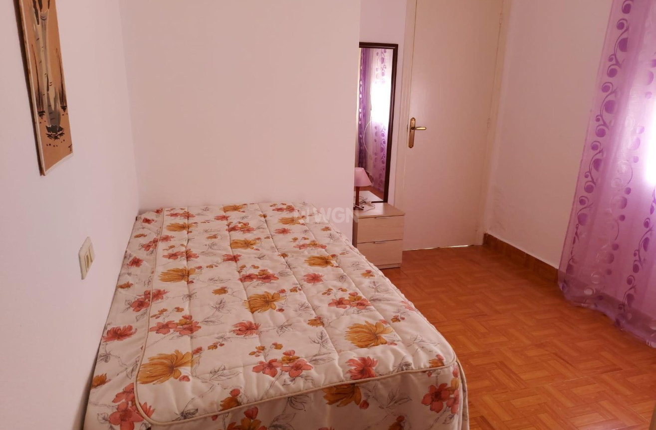 Odsprzedaż - Bungalow - Torrevieja - Los Balcones