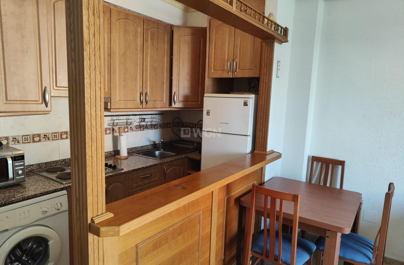 Odsprzedaż - Mieszkanie w bloku - Torrevieja - La Mata
