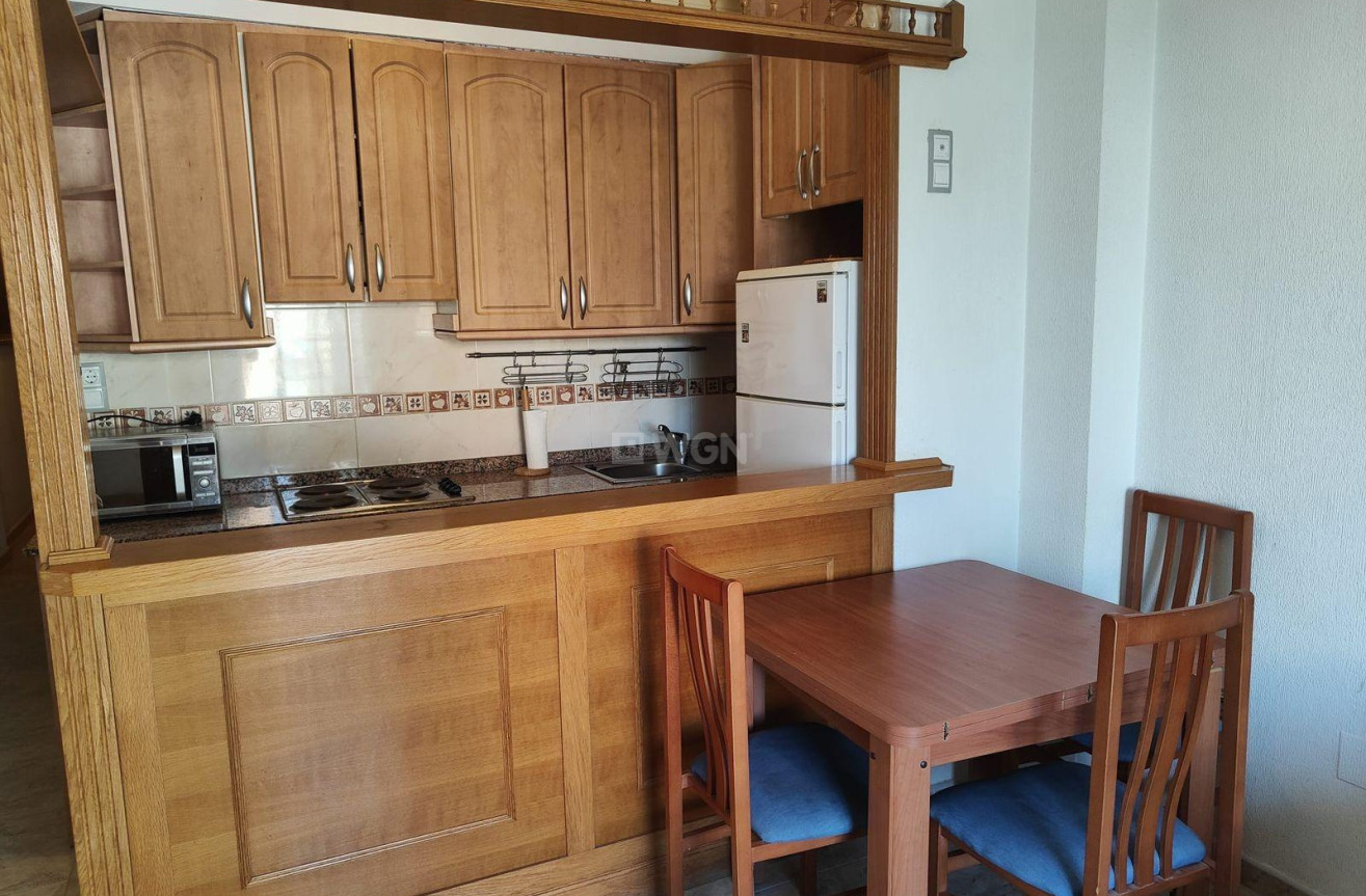 Odsprzedaż - Mieszkanie w bloku - Torrevieja - La Mata