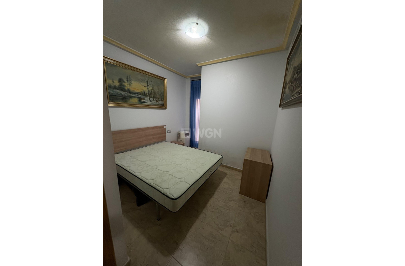 Odsprzedaż - Mieszkanie w bloku - Torrevieja - La Mata