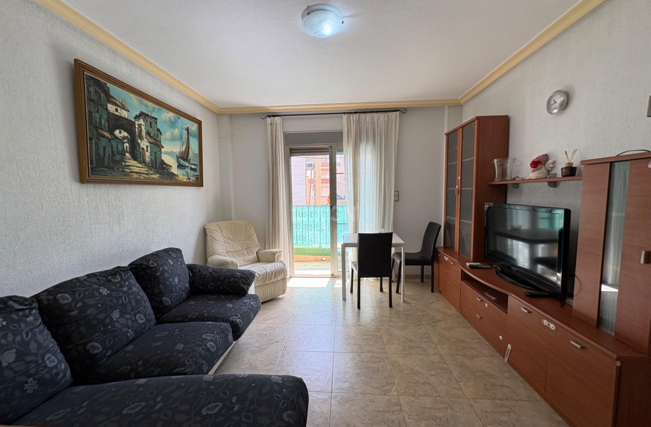 Odsprzedaż - Mieszkanie w bloku - Torrevieja - La Mata