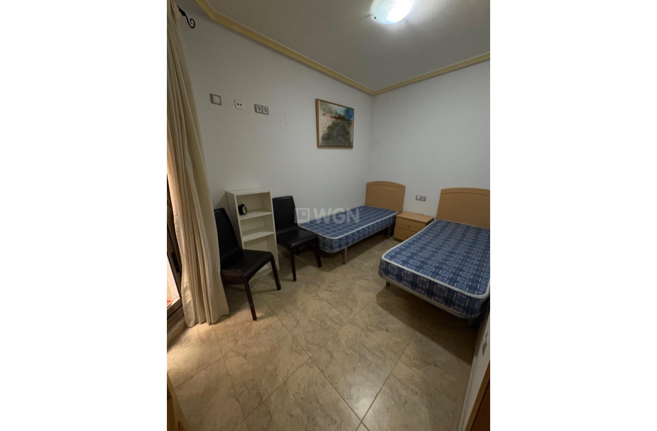 Odsprzedaż - Mieszkanie w bloku - Torrevieja - La Mata