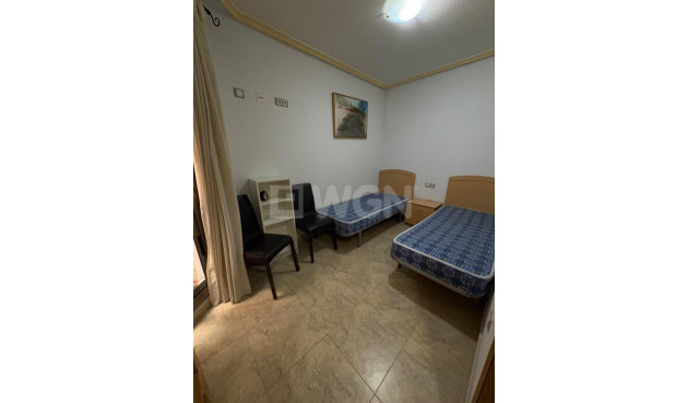 Odsprzedaż - Mieszkanie w bloku - Torrevieja - La Mata