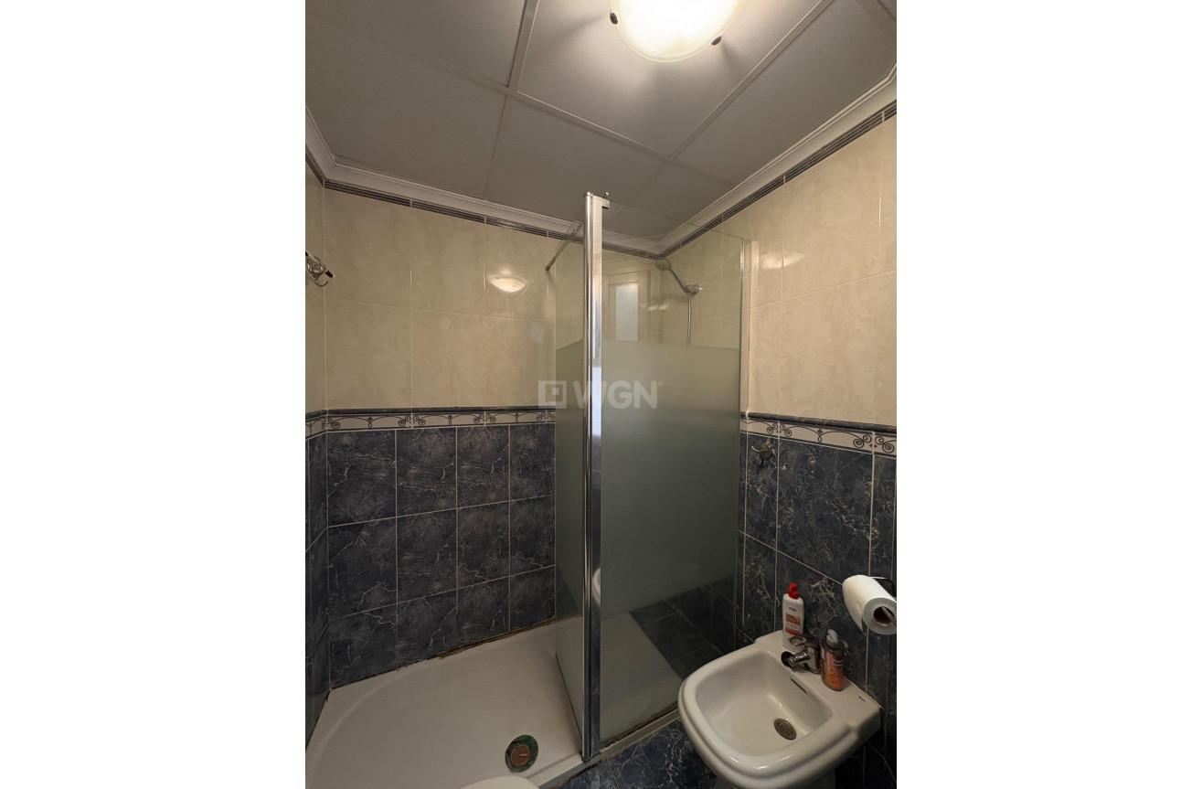 Odsprzedaż - Mieszkanie w bloku - Torrevieja - La Mata