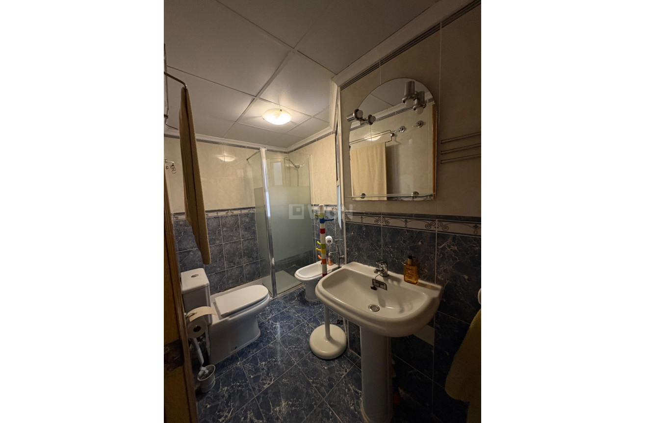Odsprzedaż - Mieszkanie w bloku - Torrevieja - La Mata