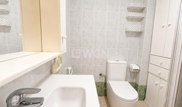 Odsprzedaż - Mieszkanie w bloku - Torrevieja - Habaneras