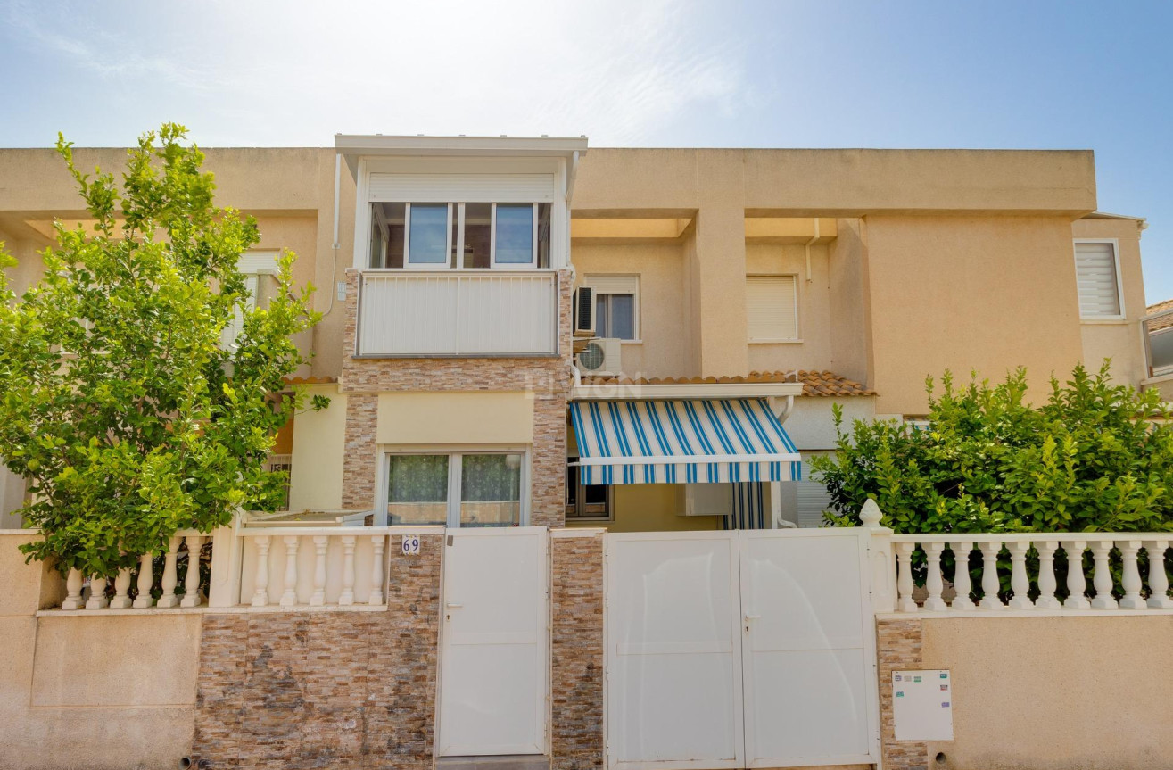 Odsprzedaż - Kamienica - Torrevieja - aguas nuevas