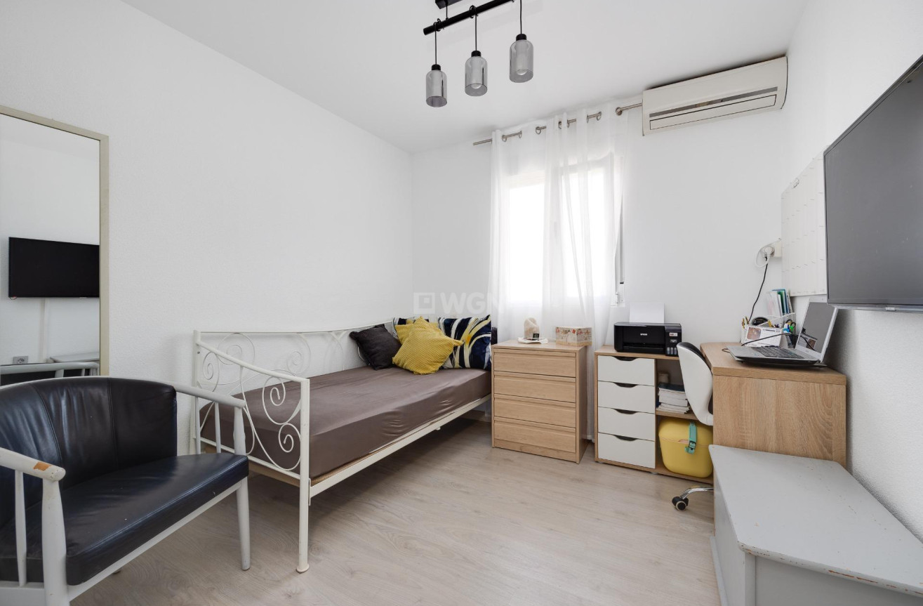 Odsprzedaż - Kamienica - Torrevieja - aguas nuevas
