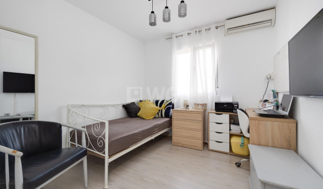 Odsprzedaż - Kamienica - Torrevieja - aguas nuevas