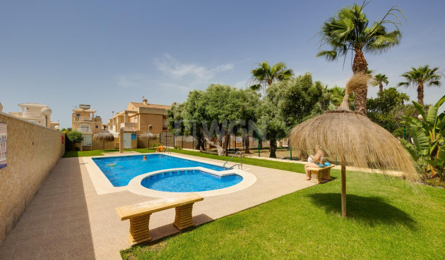 Odsprzedaż - Kamienica - Torrevieja - aguas nuevas