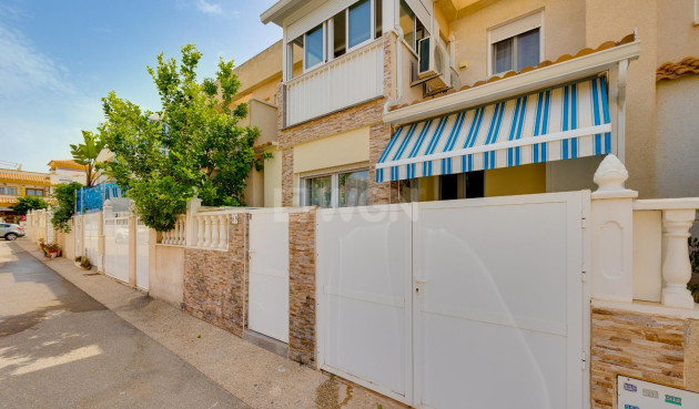 Odsprzedaż - Kamienica - Torrevieja - aguas nuevas