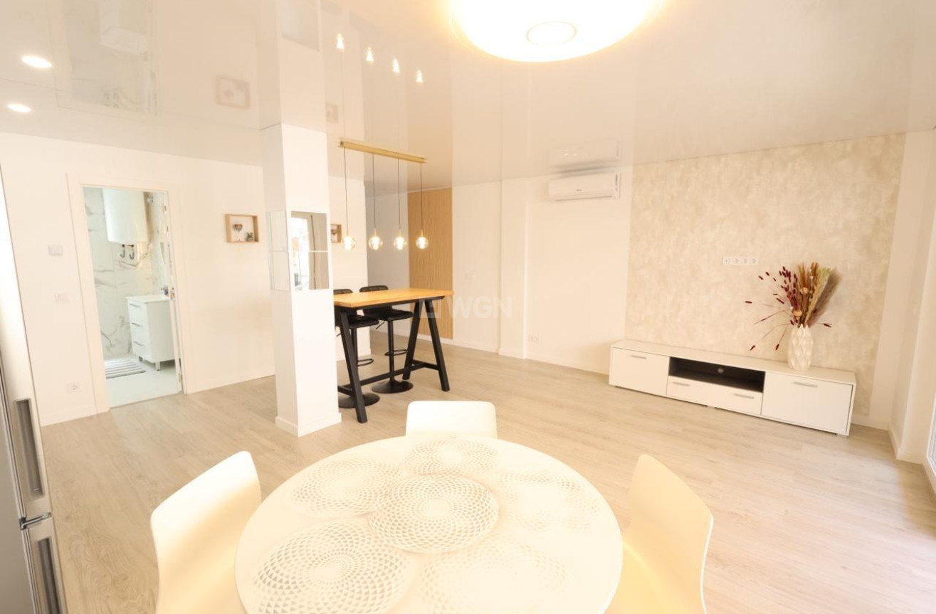 Resale - Apartment / flat - Torrevieja - Costa Blanca