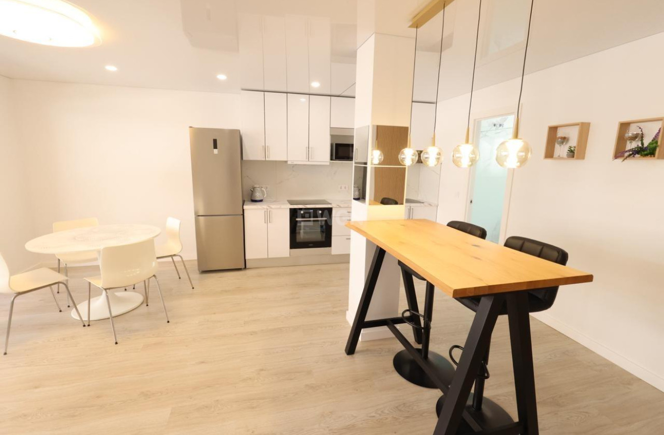 Resale - Apartment / flat - Torrevieja - Costa Blanca