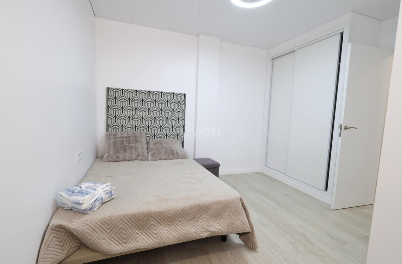Resale - Apartment / flat - Torrevieja - Costa Blanca
