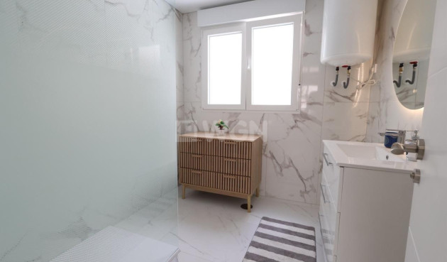 Resale - Apartment / flat - Torrevieja - Costa Blanca