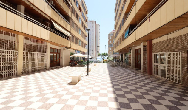 Resale - Apartment / flat - Torrevieja - Costa Blanca