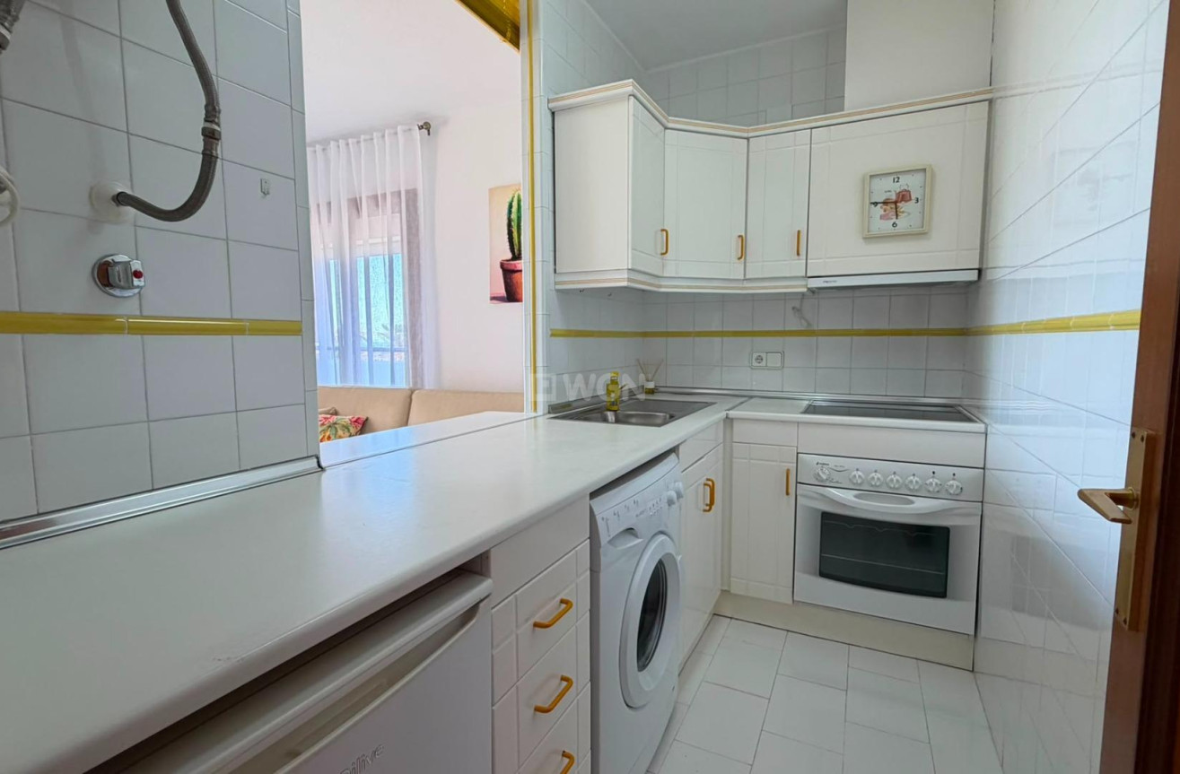 Odsprzedaż - Mieszkanie w bloku - Torrevieja - Torreblanca
