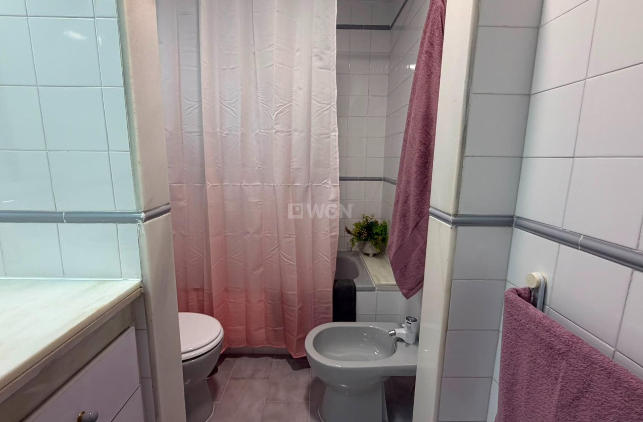 Odsprzedaż - Mieszkanie w bloku - Torrevieja - Torreblanca
